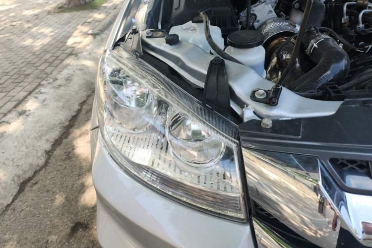 Used Great Wall Wingle 5 2021 2.0T Diesel Two-Wheel Drive Ultra-Value Big Double-Cab China VI GW4D20M Right Front Headlight