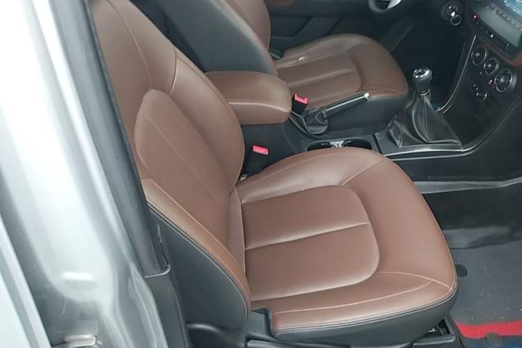 Used Great Wall Wingle 5 2021 2.4L Gasoline 4x4 Elite Version Big Double Cab China VI Emission Standard 4K22D4M Right Front Seat