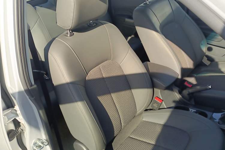 Used Great Wall Wingle 5 2021 1.5T Two-Wheel Drive "Dry Meal" Value Edition with an Extra-Long 1820mm Cargo Bed Equipped with GW4G15K Engine Right Front Seat