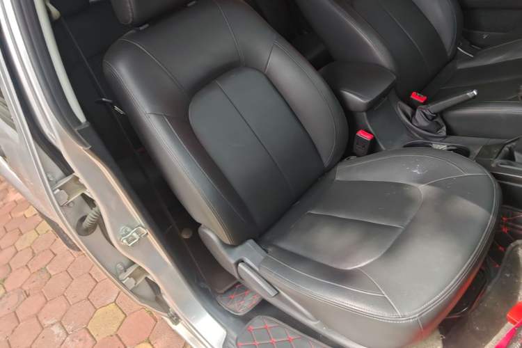 Used Great Wall Wingle 5 2021 2.4L Gasoline Two-Wheel-Drive Progressive Version Big Double Cab China VI Emission Standard 4K22D4M Right Front Seat