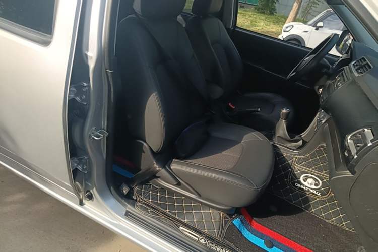 Used Great Wall Wingle 5 2021 1.5T Two-Wheel Drive "Dry Meal" Value Edition with an Extra-Long 1820mm Cargo Bed Equipped with GW4G15K Engine Right Front Seat