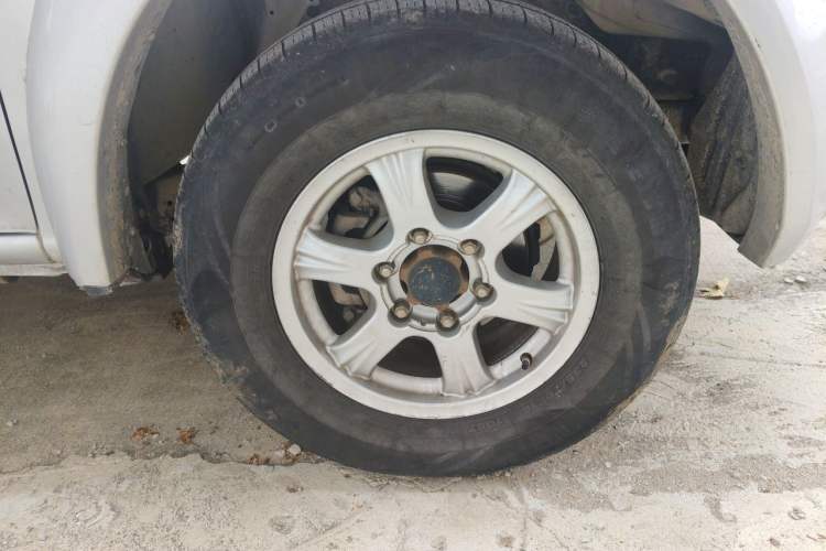 Used Great Wall Wingle 5 2021 2.4L Gasoline Two-Wheel-Drive Progressive Version Big Double Cab China VI Emission Standard 4K22D4M Right Front Wheel Hub