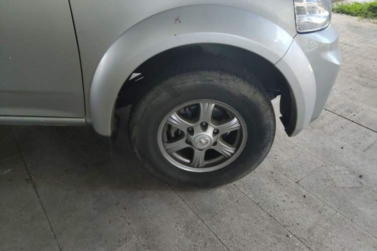 Used Great Wall Wingle 5 2021 2.0T Diesel Two-Wheel Drive Elite Version Big Double Cab China VI Standard GW4D20M Right Front Wheel Hub