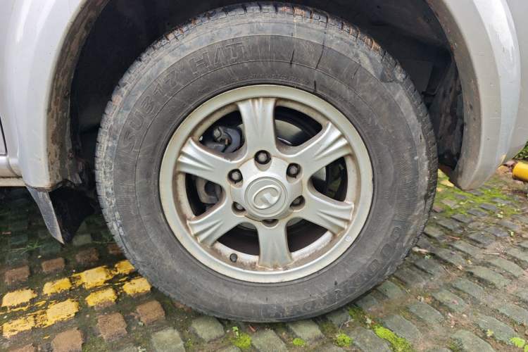Used Great Wall Wingle 5 2021 2.0T Diesel Two-Wheel Drive Elite Version Big Double Cab China VI Standard GW4D20M Right Front Wheel Hub