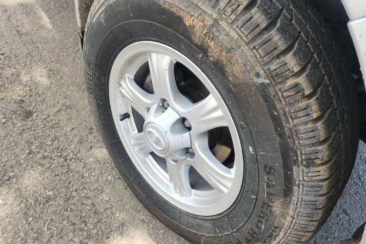 Used Great Wall Wingle 5 2021 2.0T Diesel Two-Wheel Drive Ultra-Value Big Double-Cab China VI GW4D20M Right Front Wheel Hub