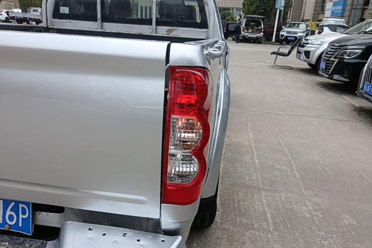 Used Great Wall Wingle 5 2021 2.4L Gasoline Two-Wheel-Drive Progressive Version Big Double Cab China VI Emission Standard 4K22D4M Right Rear Taillight