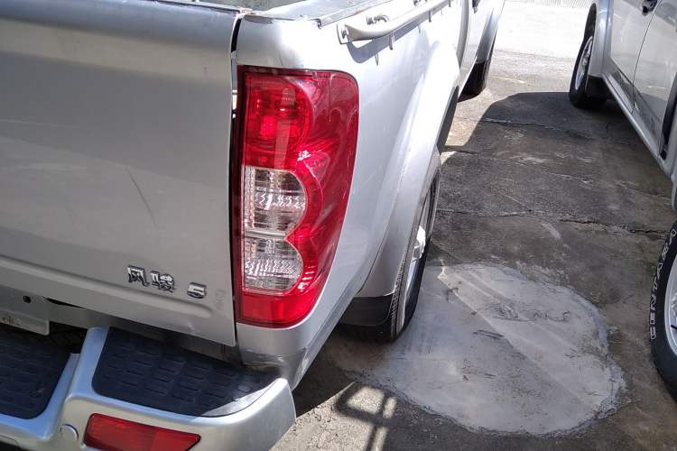 Used Great Wall Wingle 5 2021 2.0T Diesel Two-Wheel Drive Ultra-Value Big Double-Cab China VI GW4D20M Right Rear Taillight
