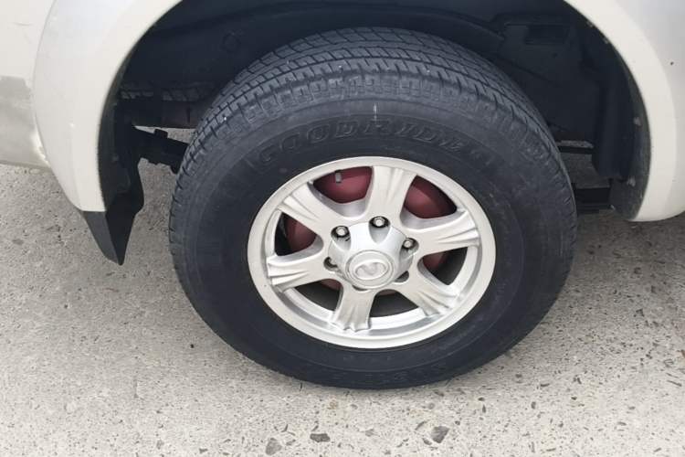 Used Great Wall Wingle 5 2021 2.0T Diesel Two-Wheel Drive Elite Version Big Double Cab China VI Standard GW4D20M Right Rear Wheel Hub