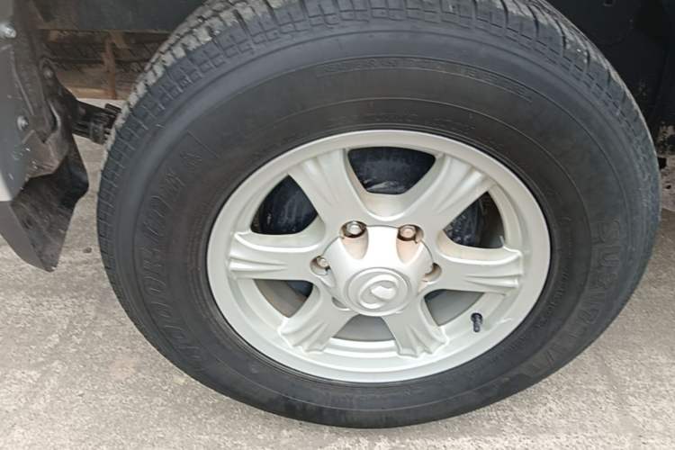 Used Great Wall Wingle 5 2021 2.4L Gasoline Two-Wheel-Drive Progressive Version Big Double Cab China VI Emission Standard 4K22D4M Right Rear Wheel Hub