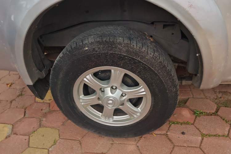 Used Great Wall Wingle 5 2021 2.4L Gasoline Two-Wheel-Drive Progressive Version Big Double Cab China VI Emission Standard 4K22D4M Right Rear Wheel Hub