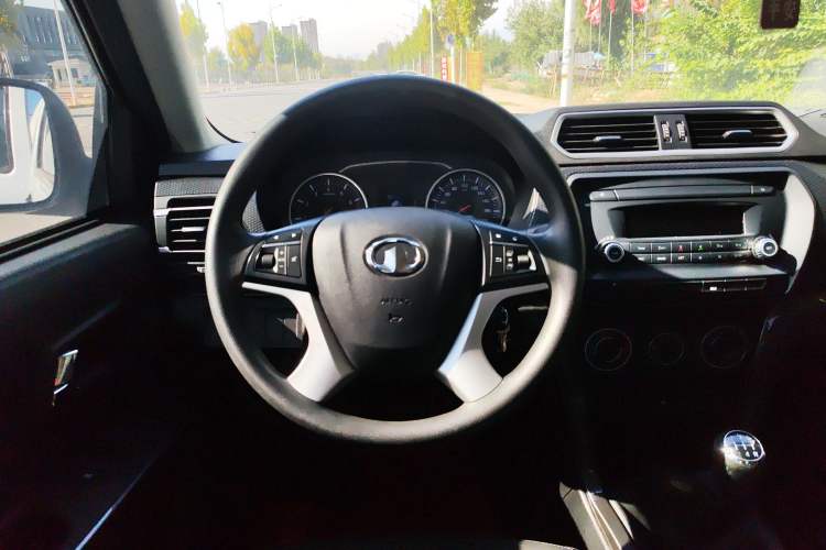 Used Great Wall Wingle 5 2021 2.4L Gasoline Two-Wheel-Drive Progressive Version Big Double Cab China VI Emission Standard 4K22D4M Steering Wheel