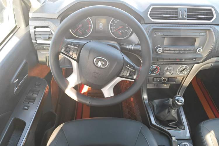 Used Great Wall Wingle 5 2021 2.0T Diesel Two-Wheel Drive Elite Version Big Double Cab China VI Standard GW4D20M Steering Wheel