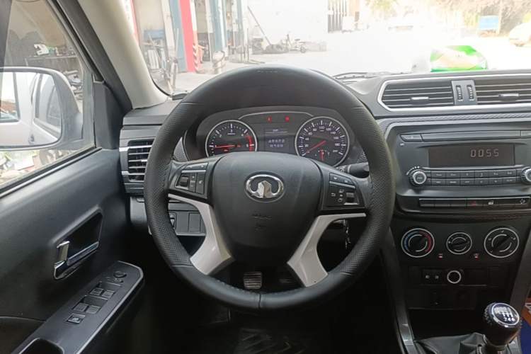 Used Great Wall Wingle 5 2021 2.0T Diesel Two-Wheel Drive Elite Version Big Double Cab China VI Standard GW4D20M Steering Wheel
