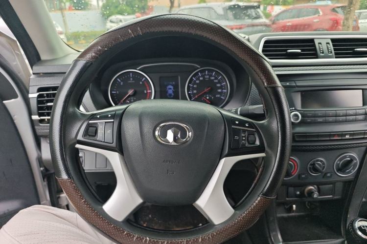Used Great Wall Wingle 5 2021 2.0T Diesel Two-Wheel Drive Elite Version Big Double Cab China VI Standard GW4D20M Steering Wheel