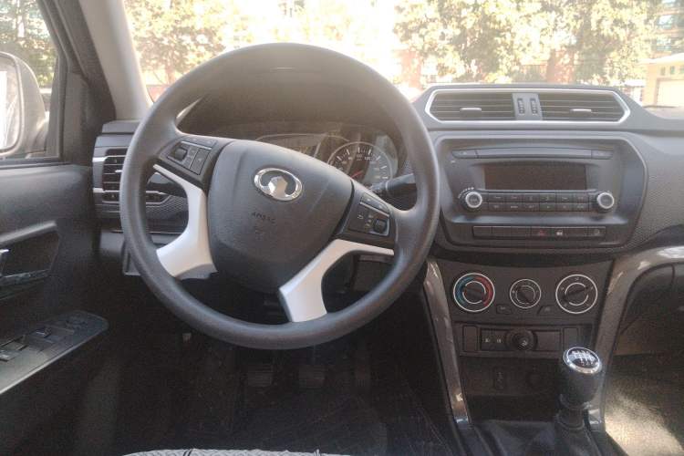Used Great Wall Wingle 5 2021 2.0T Diesel Two-Wheel Drive Elite Version Big Double Cab China VI Standard GW4D20M Steering Wheel