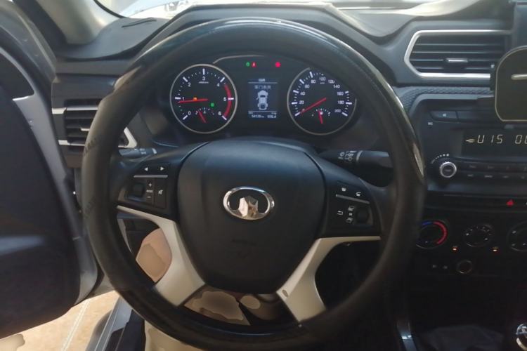 Used Great Wall Wingle 5 2021 2.0T Diesel Two-Wheel Drive Elite Version Big Double Cab China VI Standard GW4D20M Steering Wheel