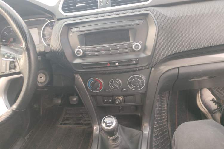 Used Great Wall Wingle 5 2021 2.0T Diesel Two-Wheel Drive Elite Version Big Double Cab China VI Standard GW4D20M Audio And AC Panel