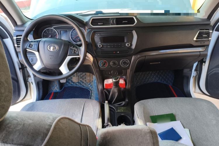 Used Great Wall Wingle 5 2021 1.5T Two-Wheel Drive "Dry Meal" Edition Value Model with a 1680mm Cargo Bed Equipped with GW4G15K Engine Center Console