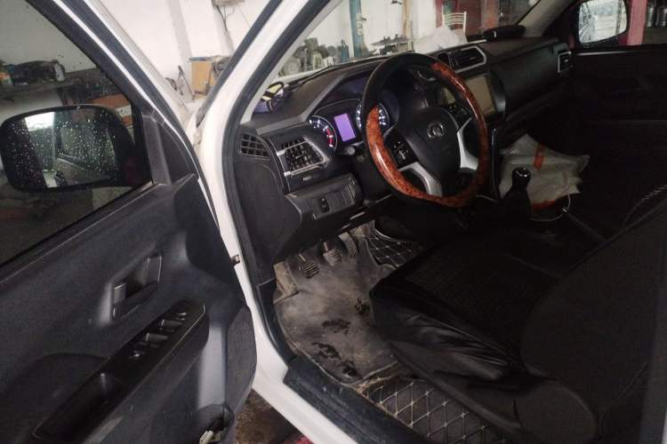 Used Great Wall Wingle 5 2021 1.5T Two-Wheel Drive "Dry Meal" Elite Version with 1820mm Cargo Bed GW4G15K Driver Seat