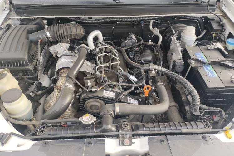 Used Great Wall Wingle 5 2021 2.0T Diesel Two-Wheel Drive Elite Version Big Double Cab China VI Standard GW4D20M Engine Bay
