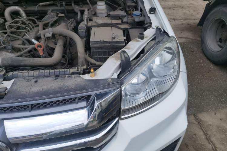 Used Great Wall Wingle 5 2021 2.0T Diesel 4x4 Ultra-Value Big Double-Cab China VI GW4D20M Engine Bay Left