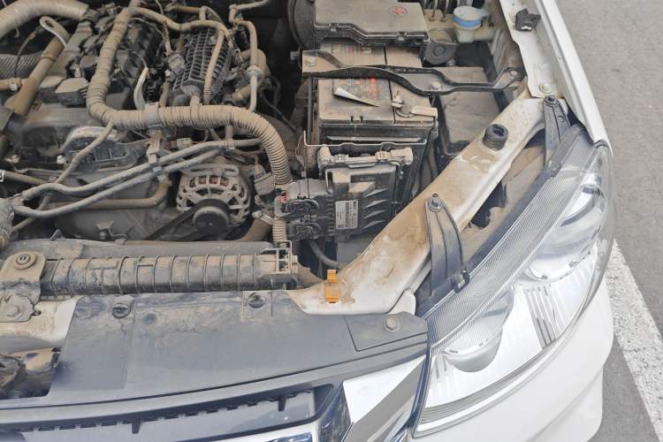 Used Great Wall Wingle 5 2021 1.5T Two-Wheel Drive "Dry Meal" Edition Value Model with a 1680mm Cargo Bed Equipped with GW4G15K Engine Engine Bay Left