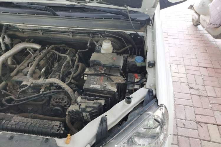 Used Great Wall Wingle 5 2021 1.5T Two-Wheel Drive "Dry Meal" Value Edition with an Extra-Long 1820mm Cargo Bed Equipped with GW4G15K Engine Engine Bay Left