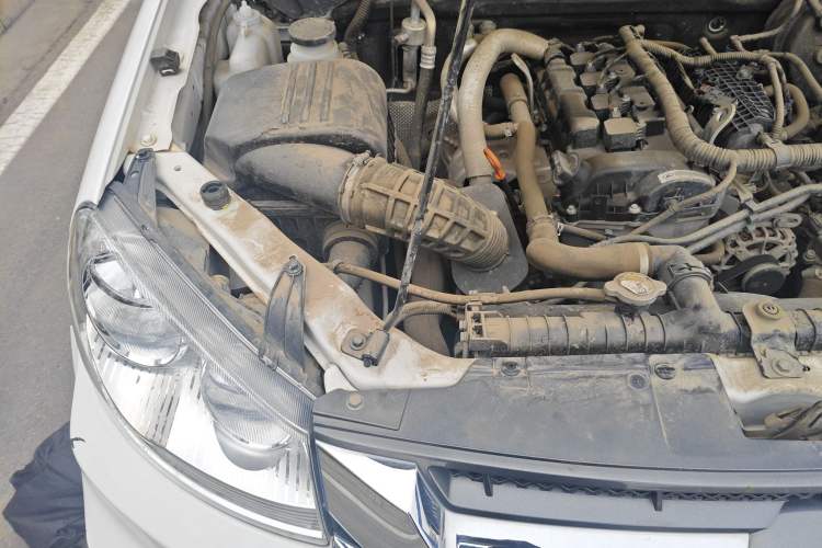 Used Great Wall Wingle 5 2021 1.5T Two-Wheel Drive "Dry Meal" Edition Value Model with a 1680mm Cargo Bed Equipped with GW4G15K Engine Engine Bay Right