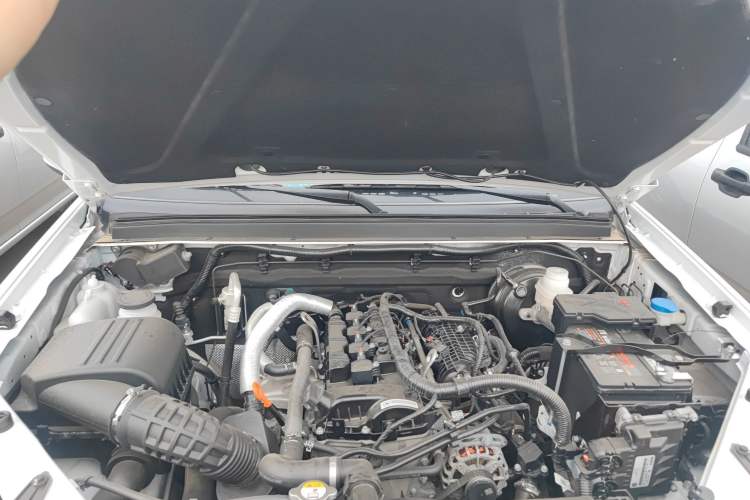 Used Great Wall Wingle 5 2021 1.5T Two-Wheel Drive "Dry Meal" Edition Value Model with a 1680mm Cargo Bed Equipped with GW4G15K Engine Engine Bay