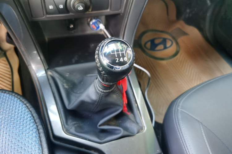 Used Great Wall Wingle 5 2021 2.0T Diesel Two-Wheel Drive Elite Version Big Double Cab China VI Standard GW4D20M Gear Lever