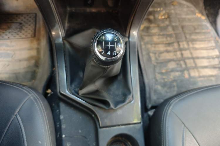 Used Great Wall Wingle 5 2021 2.4L Gasoline Two-Wheel-Drive Progressive Version Big Double Cab China VI Emission Standard 4K22D4M Gear Lever