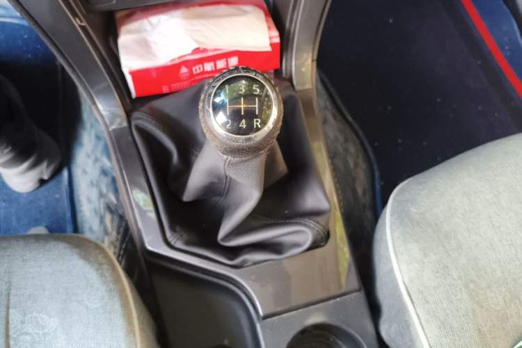 Used Great Wall Wingle 5 2021 1.5T Two-Wheel Drive "Dry Meal" Edition Value Model with a 1680mm Cargo Bed Equipped with GW4G15K Engine Gear Lever