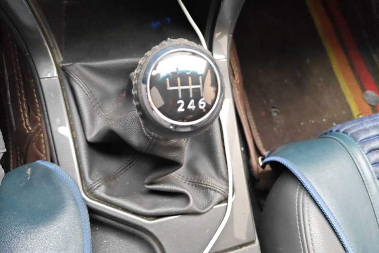 Used Great Wall Wingle 5 2021 2.0T Diesel Two-Wheel Drive Elite Version Big Double Cab China VI Standard GW4D20M Gear Lever