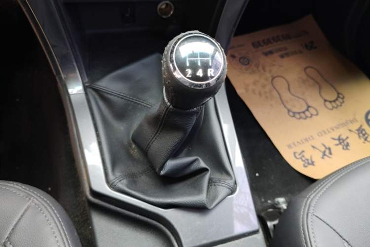 Used Great Wall Wingle 5 2021 1.5T Two-Wheel Drive "Dry Meal" Value Edition with an Extra-Long 1820mm Cargo Bed Equipped with GW4G15K Engine Gear Lever