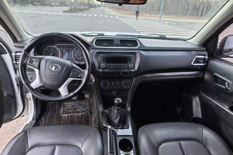 Used Great Wall Wingle 5 2021 2.0T Diesel Two-Wheel Drive Elite Version Big Double Cab China VI Standard GW4D20M Interior 1