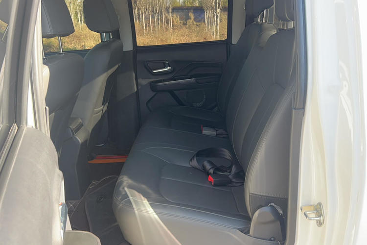 Used Great Wall Wingle 5 2021 2.0T Diesel Two-Wheel Drive Elite Version Big Double Cab China VI Standard GW4D20M Interior 1