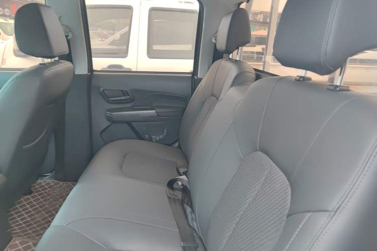 Used Great Wall Wingle 5 2021 1.5T Two-Wheel Drive "Dry Meal" Edition Value Model with a 1680mm Cargo Bed Equipped with GW4G15K Engine Interior 1