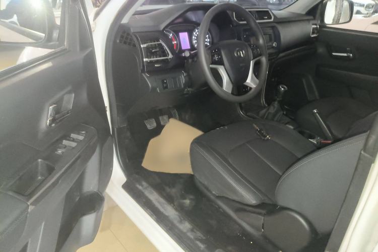 Used Great Wall Wingle 5 2021 2.0T Diesel Two-Wheel Drive Elite Version Big Double Cab China VI Standard GW4D20M Interior 2