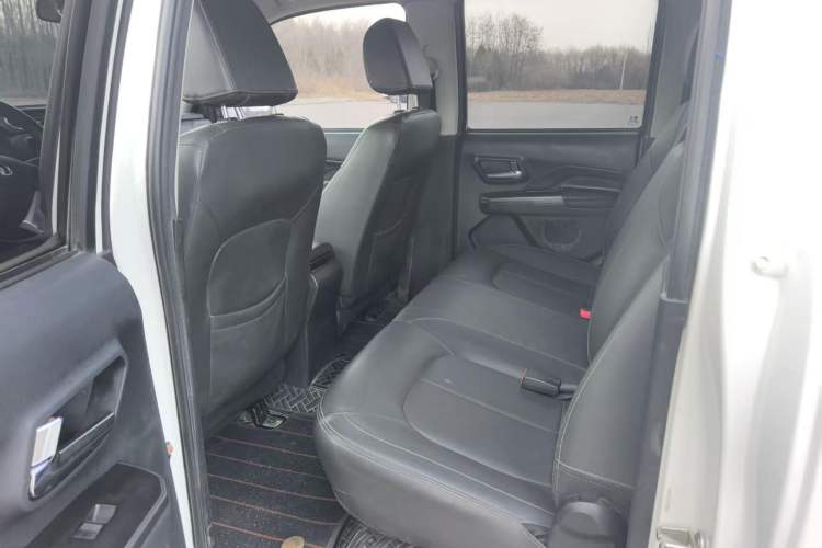 Used Great Wall Wingle 5 2021 2.0T Diesel Two-Wheel Drive Elite Version Big Double Cab China VI Standard GW4D20M Interior 3