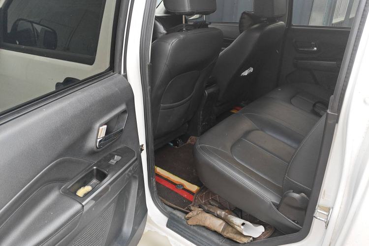 Used Great Wall Wingle 5 2021 2.0T Diesel Two-Wheel Drive Elite Version Big Double Cab China VI Standard GW4D20M Interior 4