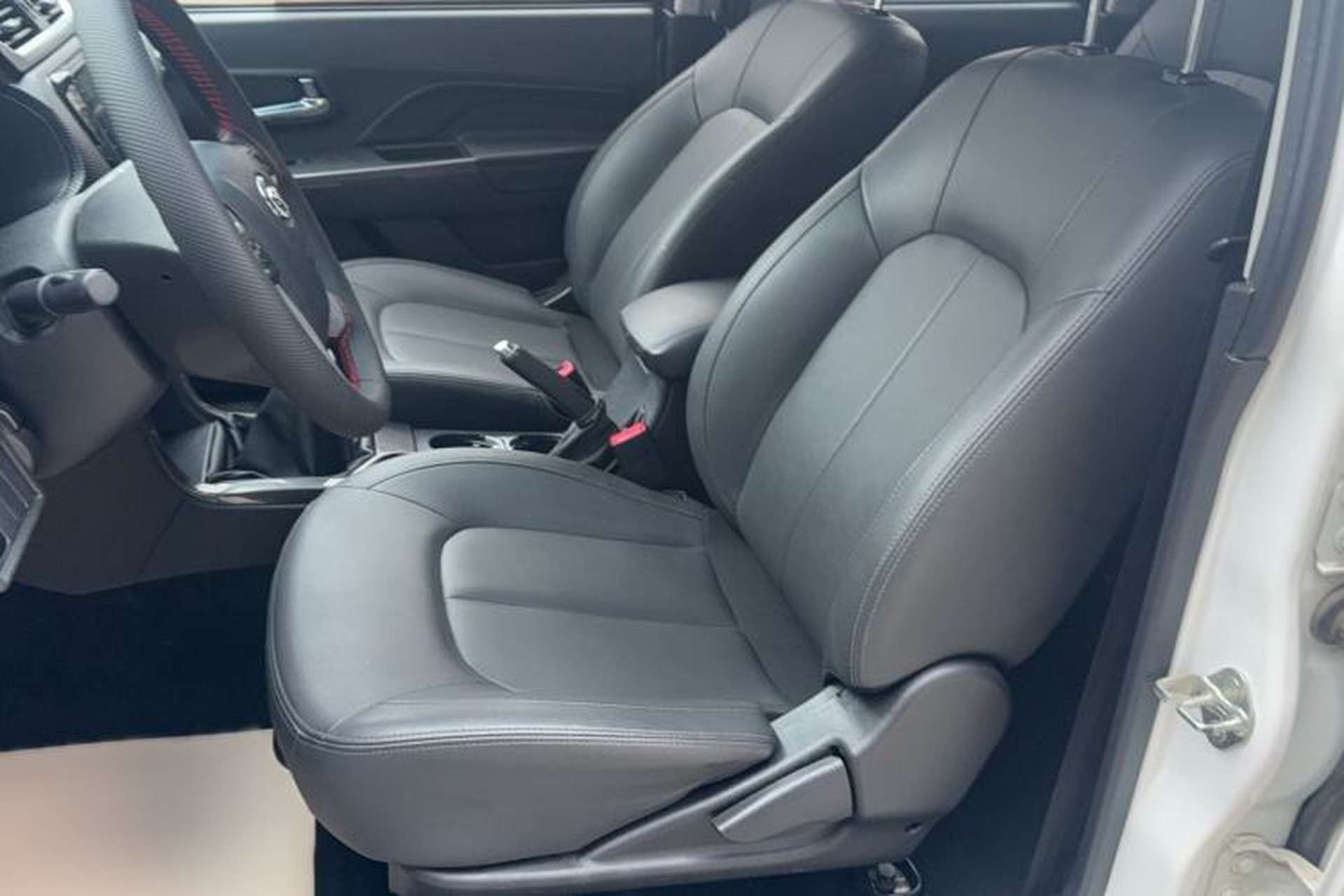 Used Great Wall Wingle 5 2021 2.4L Gasoline Two-Wheel-Drive Elite Version Small Double Cab China VI Emission Standard 4K22D4M Left Front Seat