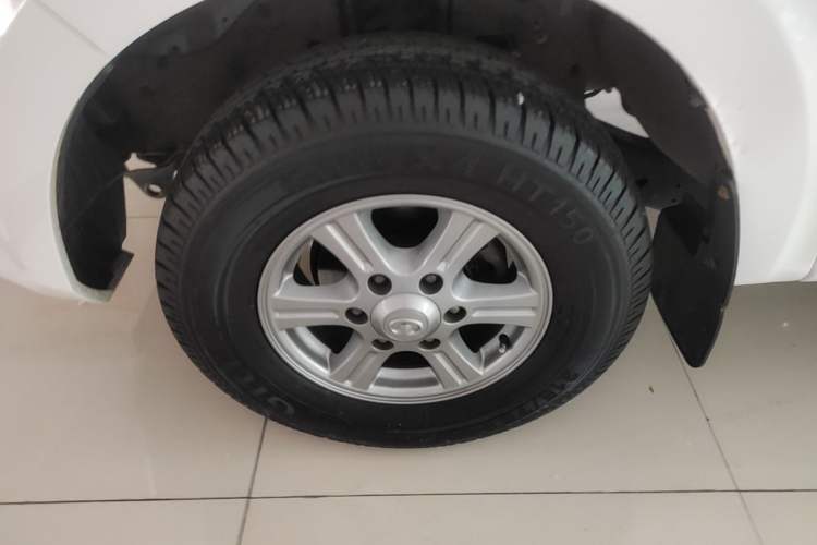 Used Great Wall Wingle 5 2021 1.5T Two-Wheel Drive "Dry Meal" Value Edition with an Extra-Long 1820mm Cargo Bed Equipped with GW4G15K Engine Left Front Wheel Hub