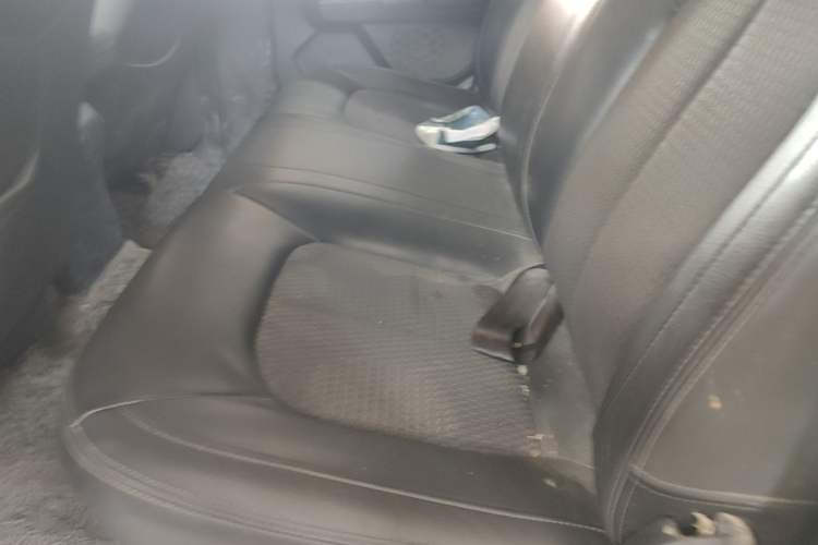 Used Great Wall Wingle 5 2021 1.5T Two-Wheel Drive "Dry Meal" Elite Version with 1820mm Cargo Bed GW4G15K Left Rear Seat
