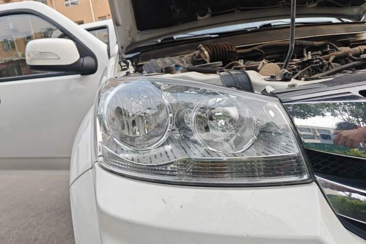 Used Great Wall Wingle 5 2021 2.0T Diesel Two-Wheel Drive Ultra-Value Big Double-Cab China VI GW4D20M Right Front Headlight