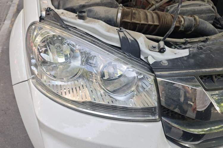 Used Great Wall Wingle 5 2021 2.4L Gasoline Two-Wheel-Drive Progressive Version Big Double Cab China VI Emission Standard 4K22D4M Right Front Headlight