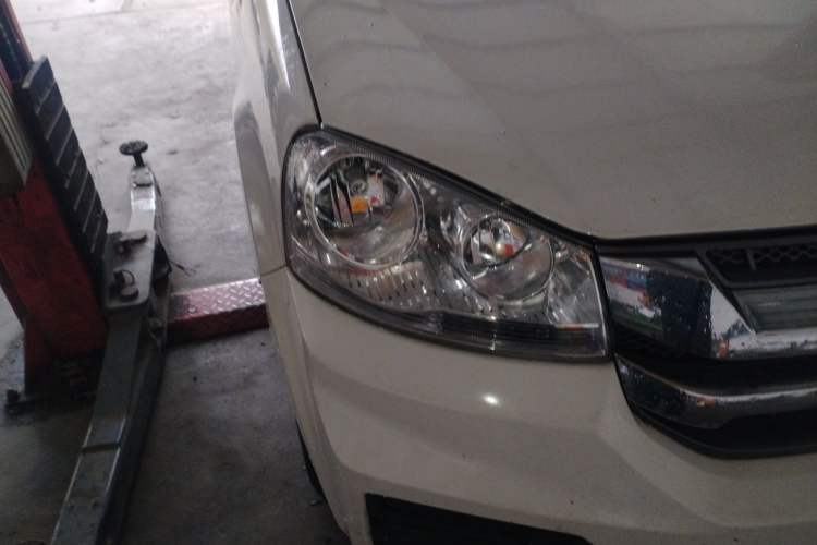 Used Great Wall Wingle 5 2021 1.5T Two-Wheel Drive "Dry Meal" Elite Version with 1820mm Cargo Bed GW4G15K Right Front Headlight
