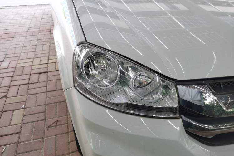 Used Great Wall Wingle 5 2021 1.5T Two-Wheel Drive "Dry Meal" Value Edition with an Extra-Long 1820mm Cargo Bed Equipped with GW4G15K Engine Right Front Headlight
