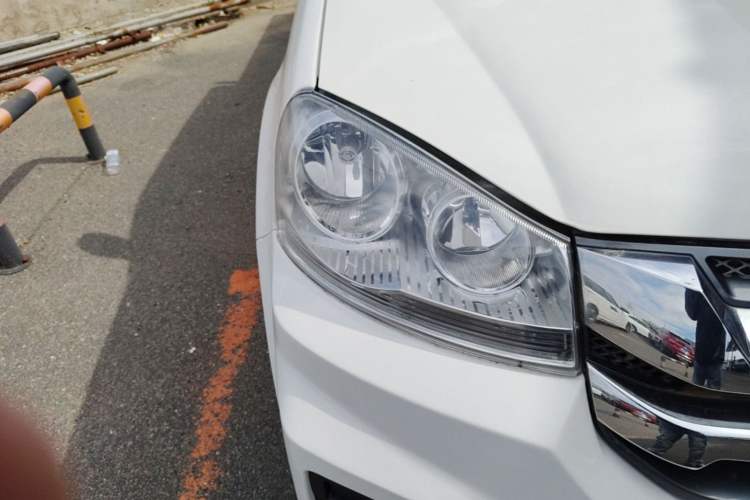 Used Great Wall Wingle 5 2021 1.5T Two-Wheel Drive "Dry Meal" Value Edition with an Extra-Long 1820mm Cargo Bed Equipped with GW4G15K Engine Right Front Headlight