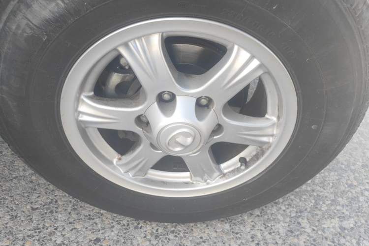 Used Great Wall Wingle 5 2021 2.4L Gasoline Two-Wheel-Drive Progressive Version Big Double Cab China VI Emission Standard 4K22D4M Right Front Wheel Hub