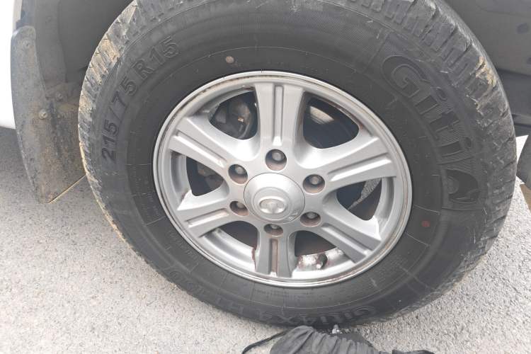 Used Great Wall Wingle 5 2021 1.5T Two-Wheel Drive "Dry Meal" Edition Value Model with a 1680mm Cargo Bed Equipped with GW4G15K Engine Right Front Wheel Hub